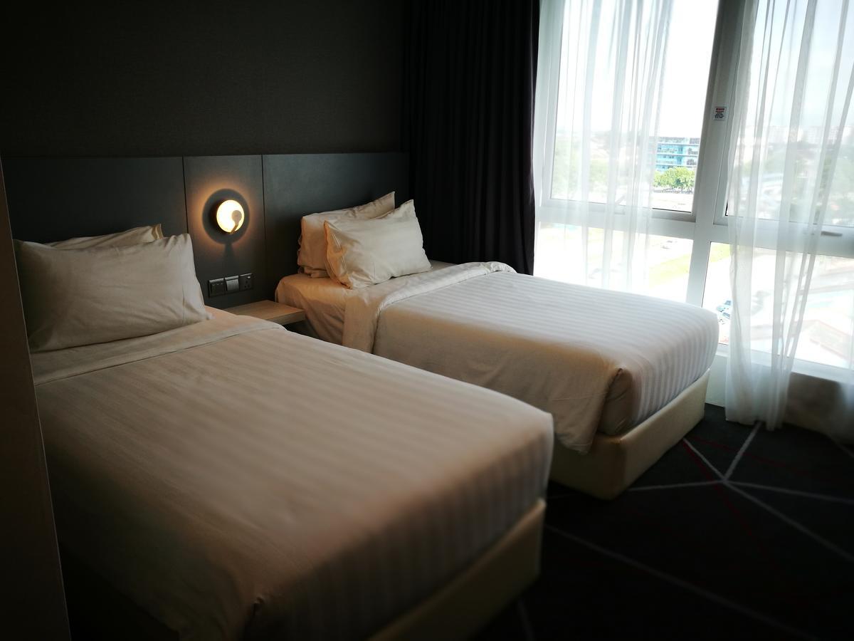 Amerin Hotel Τζόχορ Μπάχρου Εξωτερικό φωτογραφία