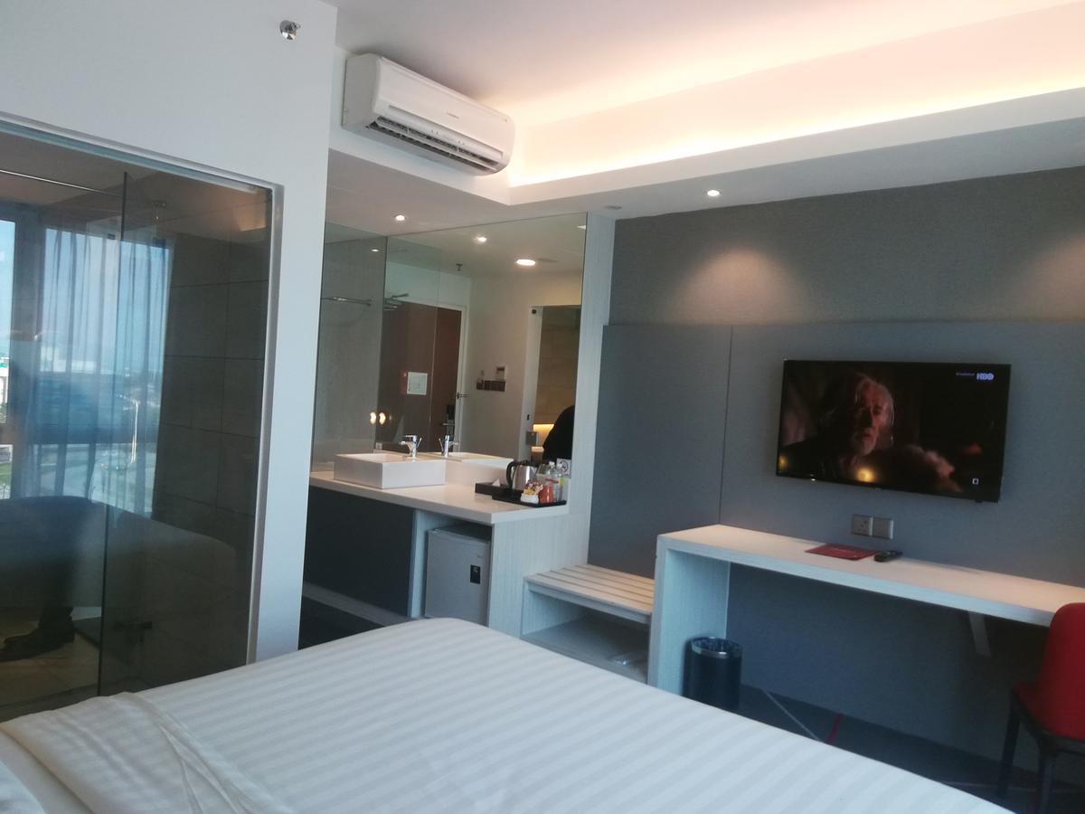 Amerin Hotel Τζόχορ Μπάχρου Εξωτερικό φωτογραφία
